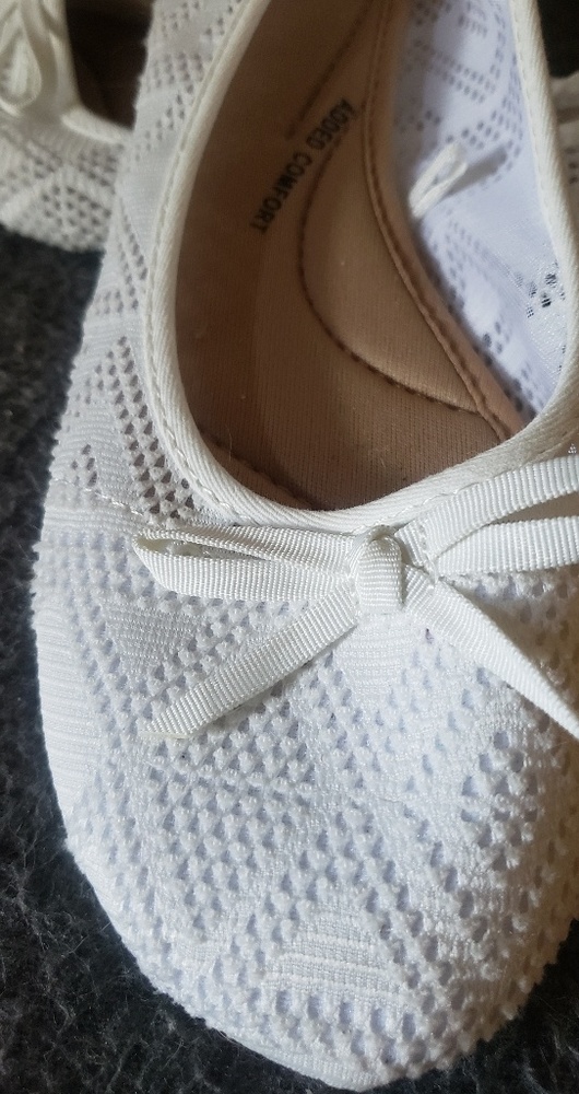 White flats - Picture 3 of 3